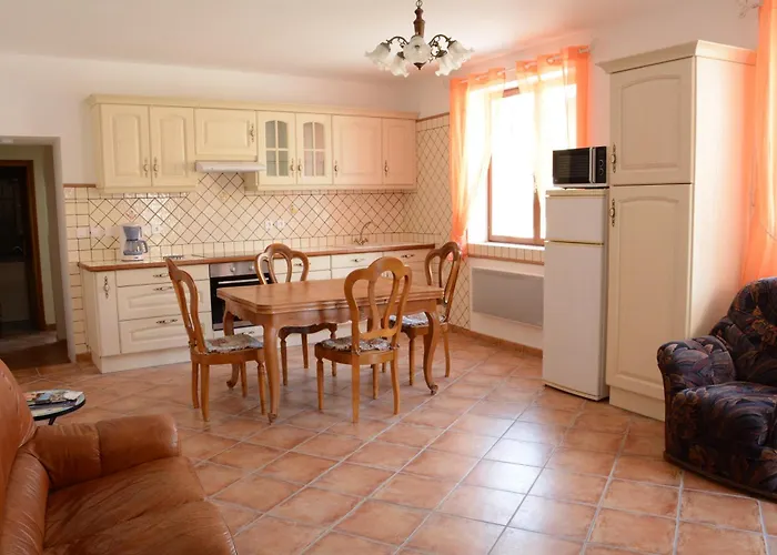 Cote Barbacane - Parking Prive - 100m Cite Medievale Apartment